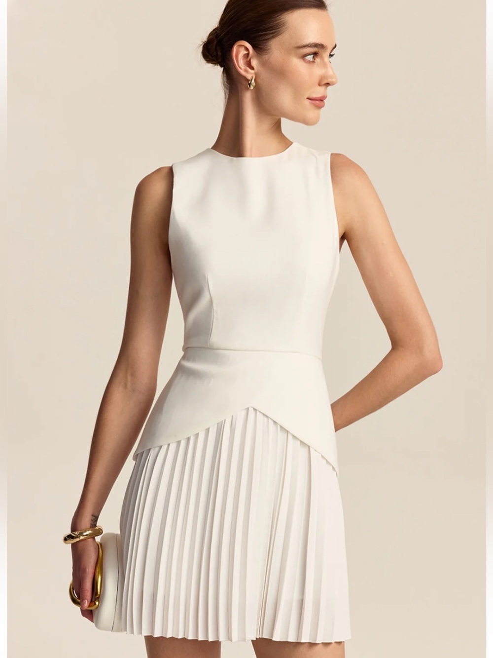 NWT Commense Sleeveless Asymmetrical Pleated Mini Dress in Cream and White